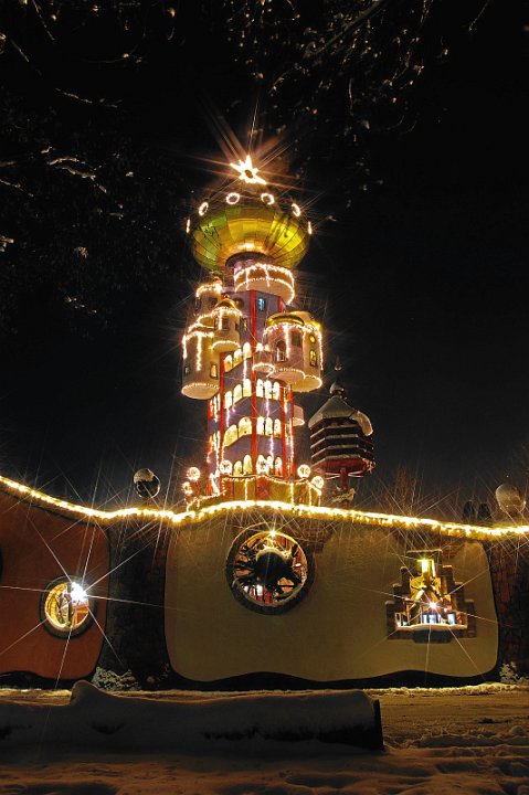 Hundertwasserturm_Weihnachten_IMGP2397_2 Kopie3.jpg - Kuchlbauer's Hundertwasserturm, Abensberg zur Weihnachtszeit
